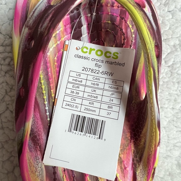 CROCS SIZE 8 Women’s or Size 6 Men’s~New with Tags 6 holes on each for Jibbitz - Picture 6 of 7